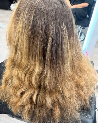 before photo of soft girl summer ☀️ blonde revamp hair transformation by Jamie Montano at Hottie Hair salon Las Vegas - color service