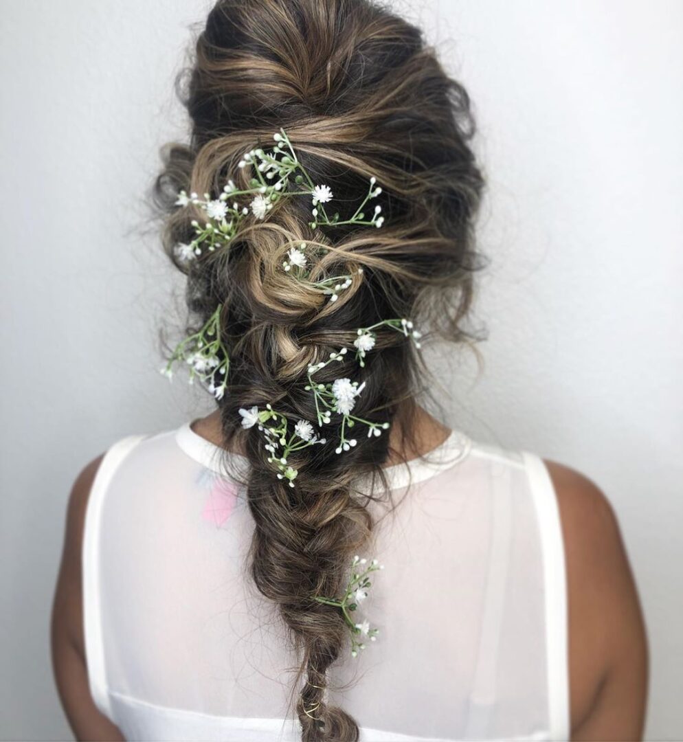 FEATURED ON YOUR TANGO “30 BEST BRIDESMAID WEDDING HAIRSTYLE IDEAS”